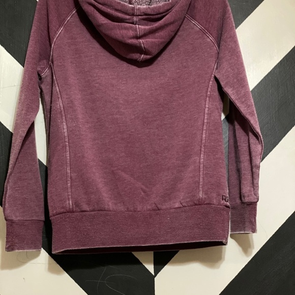 Rusty Hoodie With Earbuds  (Idk If They Hook Up) - Picture 4 of 10